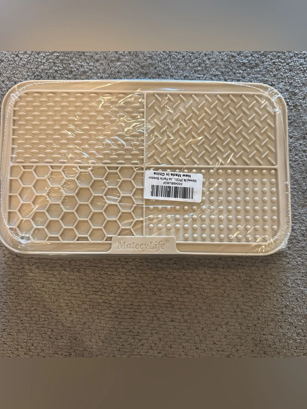Gray Pet Licking Mat - Slow Feeder for Dogs & Cats